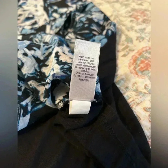 Jennifer Lopez Women’s Size 3X Tank Top with jeweled collar and asymmetrical hem - Picture 2 of 9